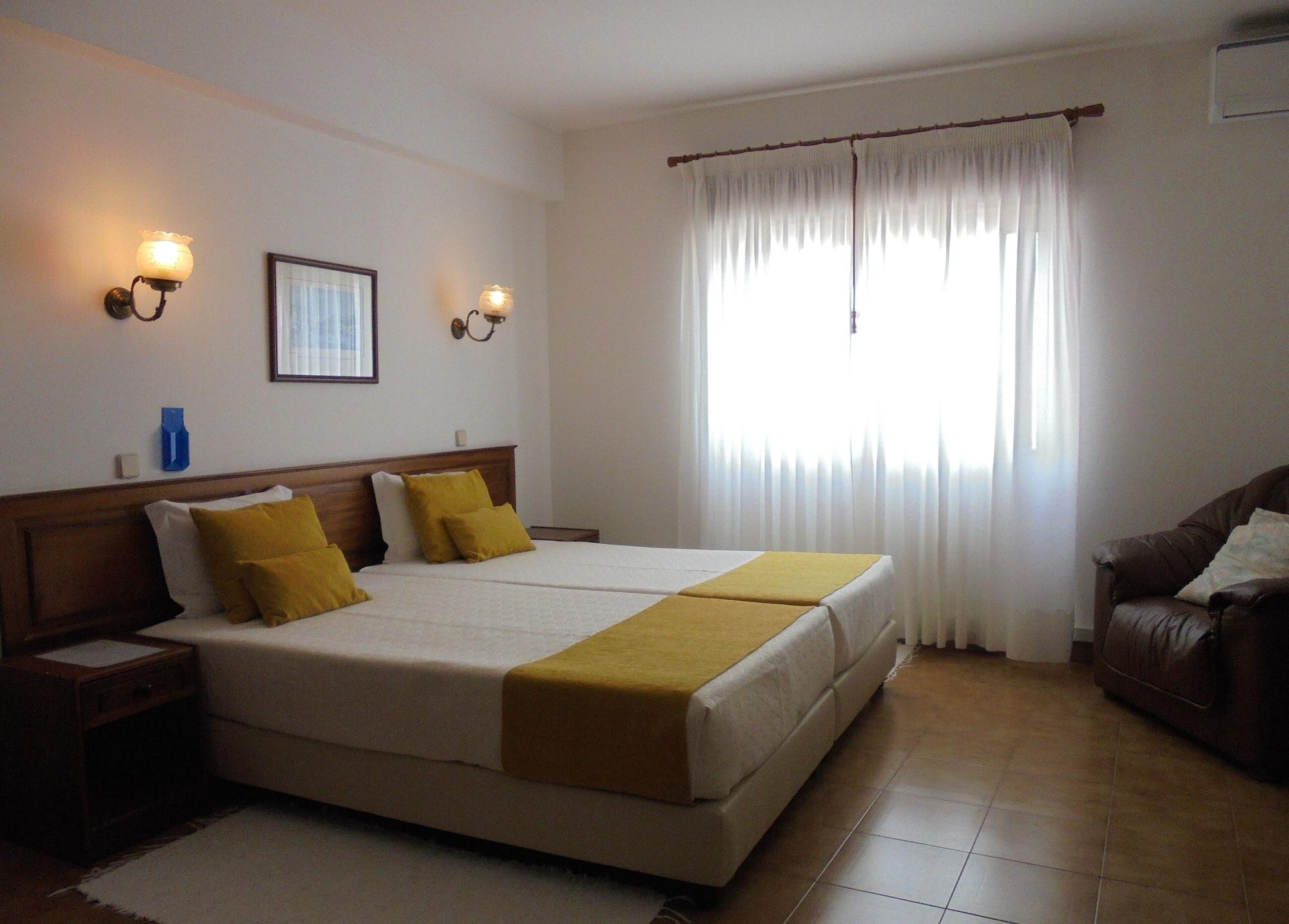 Boutique Hotel Marina S. Roque Lagos Bagian luar foto