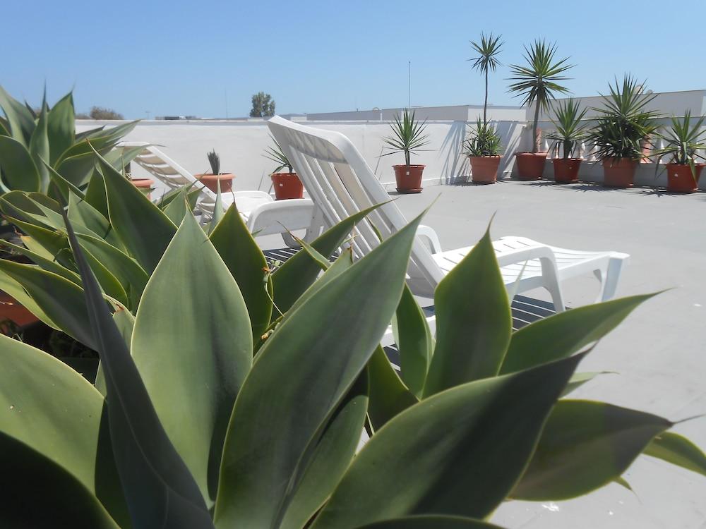 Boutique Hotel Marina S. Roque Lagos Bagian luar foto